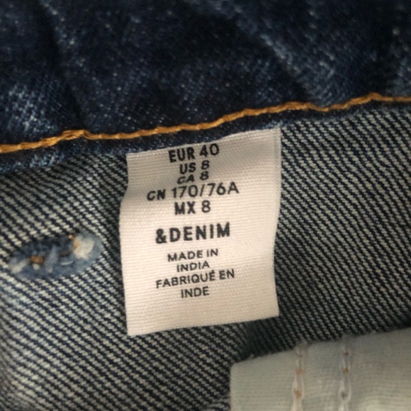 H&M Button Down Denim Skirt - Picture 4 of 4